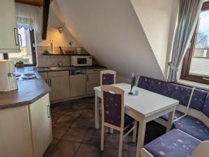 Η κουζίνα ή μικρή κουζίνα στο Haus Dorfschmiede, Wohnung Anker