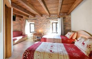 Voodi või voodid majutusasutuse Lovely Apartment In Velo Veronese With House A Panoramic View toas
