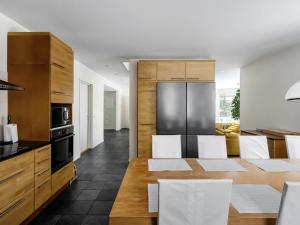 Kuchyň nebo kuchyňský kout v ubytování Holiday Home Mustijoenranta by Interhome