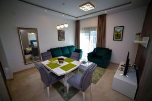 Ruang duduk di Apartmani Sofrenic-Hotel Adonis