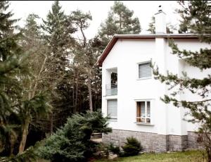 Budova, v ktorej sa vila nachádza
