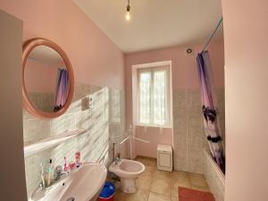 Phòng tắm tại Les Palanges, gite Aveyronnais