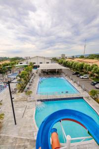 an overhead view of a pool at a resort at DiRoma Fiori Hotel - BVTUR in Caldas Novas