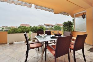 Balkon lub taras w obiekcie Villa Dalmatina Zadar mit Pool