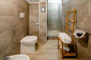 A bathroom at L'ANFORA DELLE MURELLE