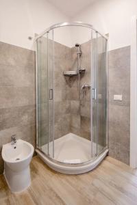 A bathroom at L'ANFORA DELLE MURELLE