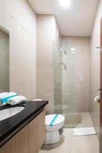 Ένα μπάνιο στο Equipetrol Suites apart hotel +30 φωτογραφίες