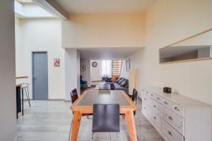 Η κουζίνα ή μικρή κουζίνα στο Belle maison de ville Bordeaux Talence
