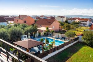Basen w obiekcie Villa Dalmatina Zadar mit Pool lub w pobliżu