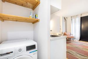 Kuchyňa alebo kuchynka v ubytovaní Quiet apartment with terrace&AC-Le Marais/Bastille