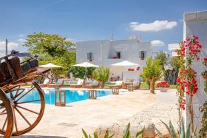 Bazén v ubytování Masseria Lamacerase By Raro Villas nebo v jeho okolí