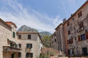 Nespecifikovaný výhled na hory nebo výhled na hory při pohledu z apartmánu