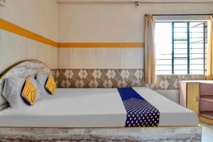 Gallery image of OYO Torna Lodge in Pune