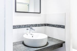 Koupelna v ubytování Appartement charmant Bordeaux centre + 85 fotografií