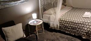 Кровать или кровати в номере Danti room