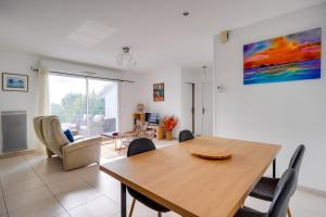 Χώρος καθιστικού στο Nice apartment Mérignac with terrace and parking