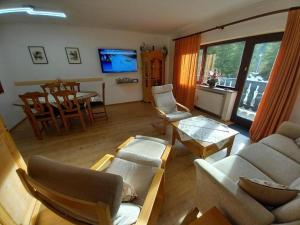 Ruang duduk di Ferienwohnung Alpensonne