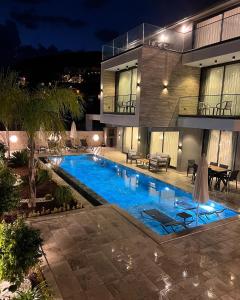 The swimming pool at or close to Villa Kazarman, Kalkan’ın kalbinde denize, merkeze