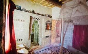 A bathroom at Kasbah Dar Talouste