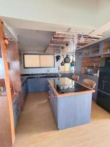 Кухня или мини-кухня в 3BHK Fully Furnished Penthouse With Living Room And Kitchen Kashiwal Marwel Aurangabad
