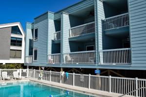 Hồ bơi trong/gần Seaside Beach House 102