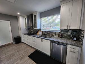 Dapur atau dapur kecil di The Perfect Vacation Getaway !