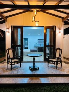 Μια τηλεόραση ή/και κέντρο ψυχαγωγίας στο Bunty Residence Ambalangoda