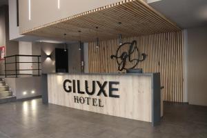 Majutusasutuses Giluxe Hotel olev sertifikaat, autasu, silt või muu dokument