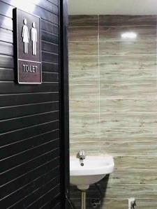 Vonios kambarys apgyvendinimo įstaigoje D’HIDE OUT (place to have fun)