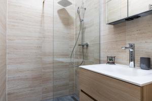 Koupelna v ubytování Stay2gether City Buzz Apt - O2 arena - Sleeps 6