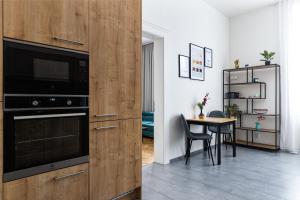 Kuchyň nebo kuchyňský kout v ubytování Stay2gether City Buzz Apt - O2 arena - Sleeps 6