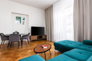 TV a/nebo společenská místnost v ubytování Stay2gether City Buzz Apt - O2 arena - Sleeps 6