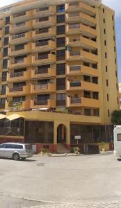 Bygningen som lejligheden ligger i + 10 billeder