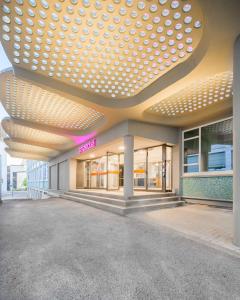 prizeotel Dortmund-City في دورتموند: تحويل مبنى بسقف دائري