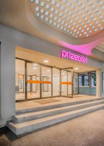 a rendering of the entrance to a hotel at prizeotel Dortmund-City in Dortmund
