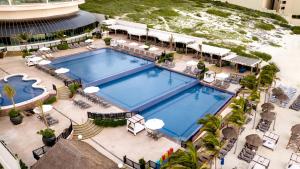 Bazén v ubytování Seadust Cancun Family Resort - All Inclusive nebo v jeho okolí