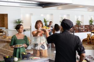 Гости Hyatt Vivid Playa Del Carmen All-Inclusive Adult Only Resort
