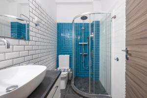 Ένα μπάνιο στο Supreme Athens Home by Cloudkeys +35 φωτογραφίες