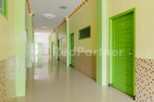 Imagen de la galería de Homestay Hj Suharti Natar Lampung RedPartner, en Negarasaka