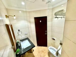 Un baño de Nalapad's Hotel Bangalore International