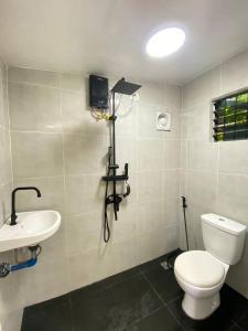 Ένα μπάνιο στο Casa Luna 2 Bedroom House