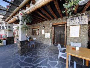 Reštaurácia alebo iné gastronomické zariadenie v ubytovaní Hotel Rural Pepe Alvarez
