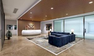 Posezení v ubytování Tinch@Inspiria Cozy Centrally Located Studio Unit with Balcony in the heart of Davao City. Beside Abreeza Mall