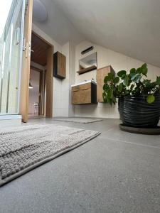 Fotografie z fotogalerie ubytování Ferienwohnung mit Balkon DG v destinaci Neustadt bei Coburg
