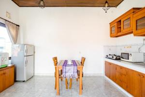 Küche/Küchenzeile in der Unterkunft Rumah Akira Seminyak