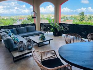 Rõdu või terrass majutusasutuses Appartement Lora Jan Thiel Curacao