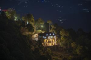 卡绍利Rudra Hotel And Resort ! New ! Mountain ! Kasauli的相册照片