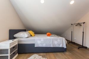 Postel nebo postele na pokoji v ubytování Apartment Ivana + 37 fotografií