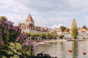 Výhled na řeku, která protéká v blízkosti hotelu
