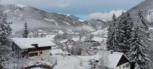 Το Top location ski-to-door two-bedroom apartment τον χειμώνα